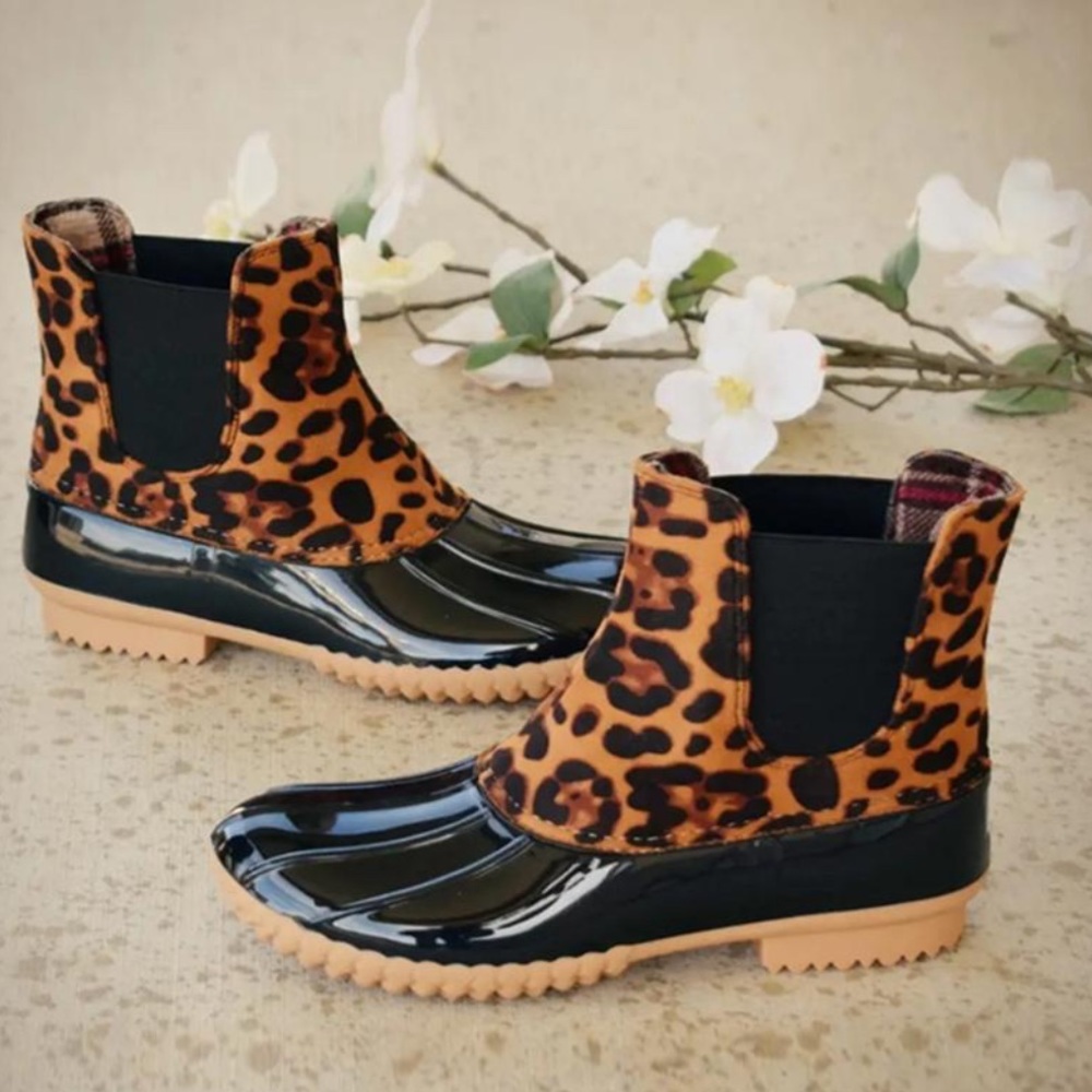 Slip On Leopard Duck Rain Boots - Picture 4 of 8